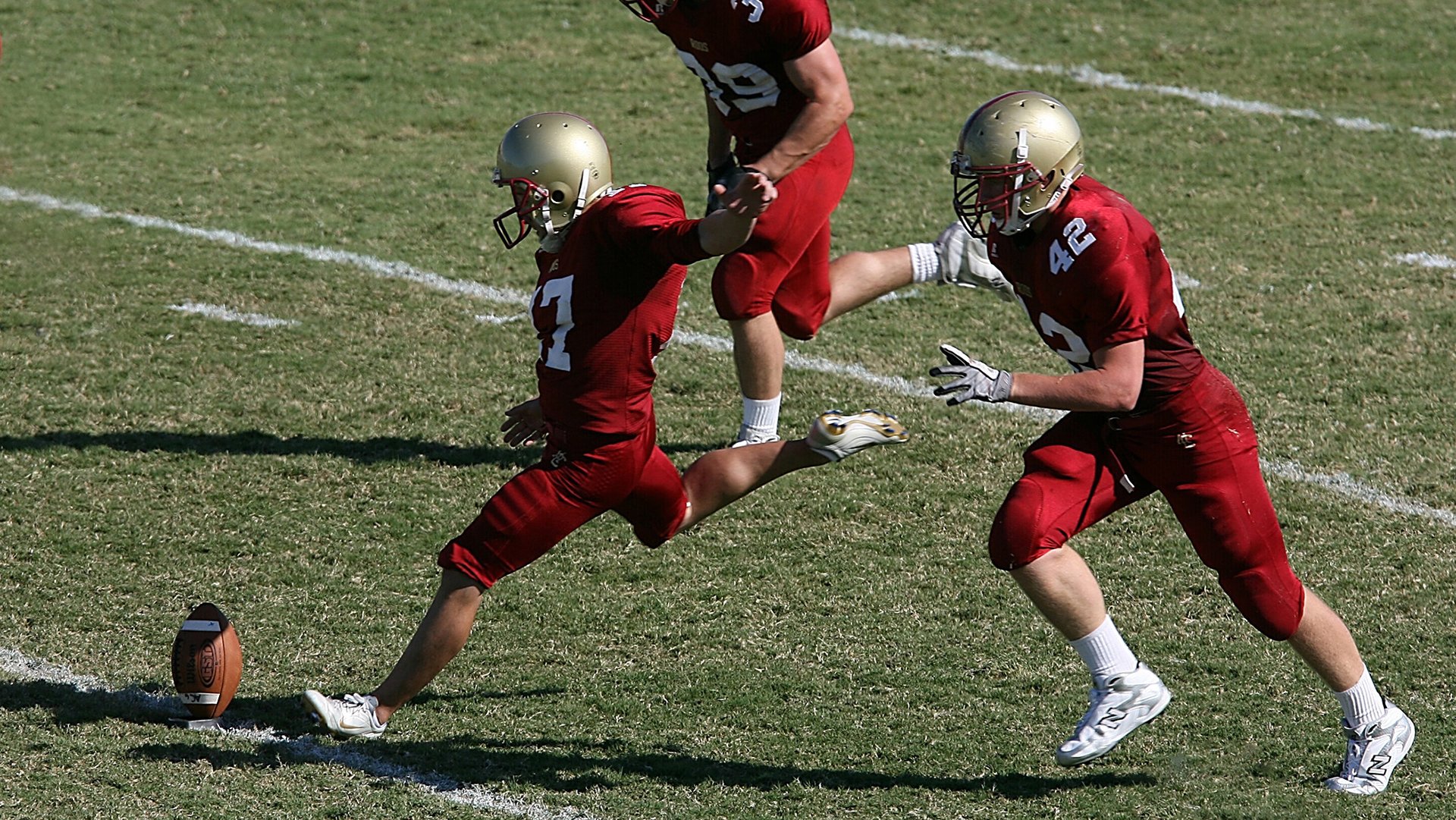 爱游戏体育-_时尚运动潮流：运动服饰的新宠_，时尚运动服牌子